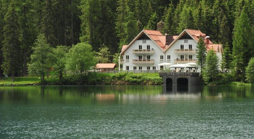 Hotel Seehaus - Only Adults - Mountain Lake Resort Antholz Mittertal Exterior foto
