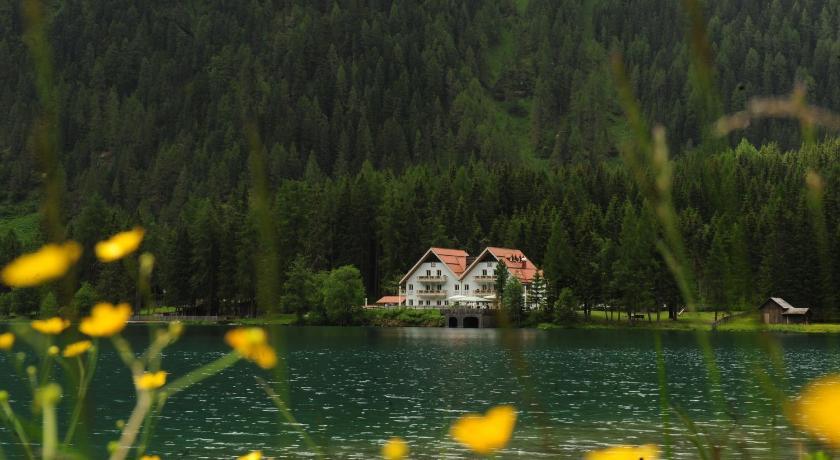 Hotel Seehaus - Only Adults - Mountain Lake Resort Antholz Mittertal Exterior foto